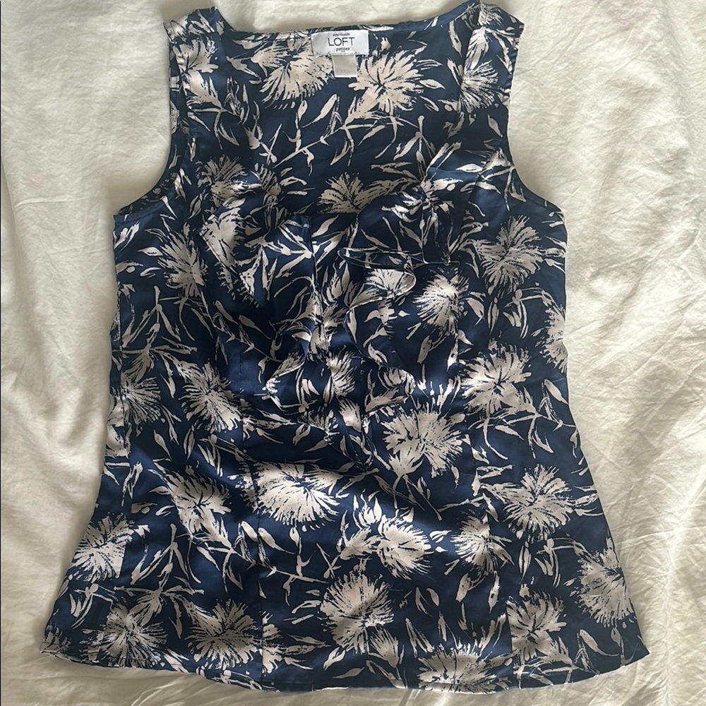 Petite Women's Navy Floral Ruffle Top